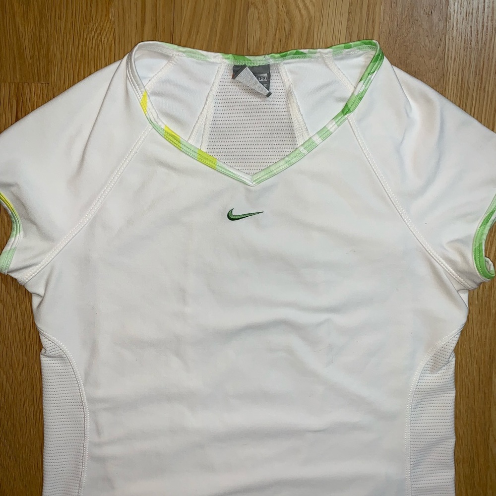 Nike Fit Dry white short sleeve tee - Picture 3 of 3